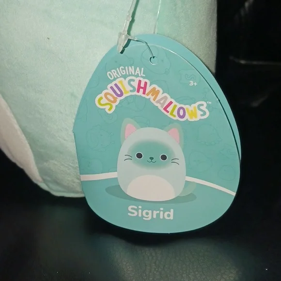 Sigrid the cat squishmallow - Picture 2 of 4